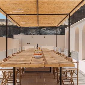 3 bedroom villa with heated pool in Noto, sleeps 6